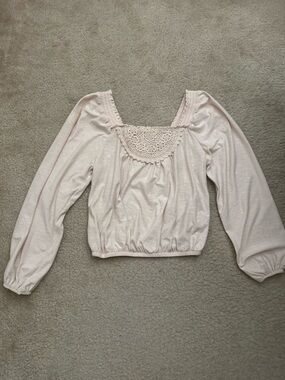 Francesca’s White Top with Floral Detailing